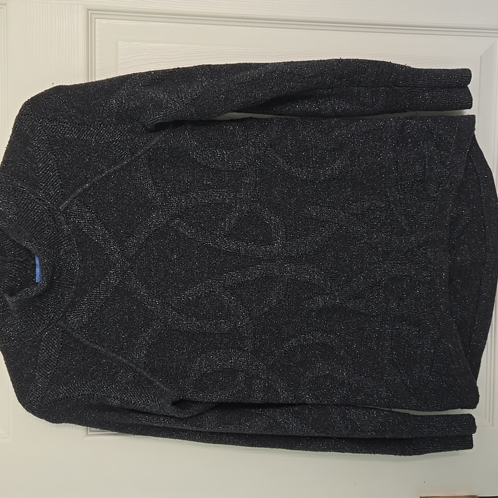 Vera wang gray metallic sweater size small